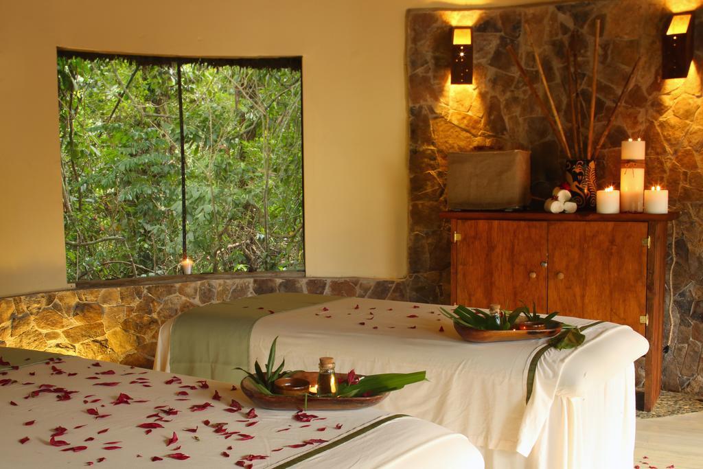 The Lodge & Spa At Pico Bonito El Pino Bagian luar foto